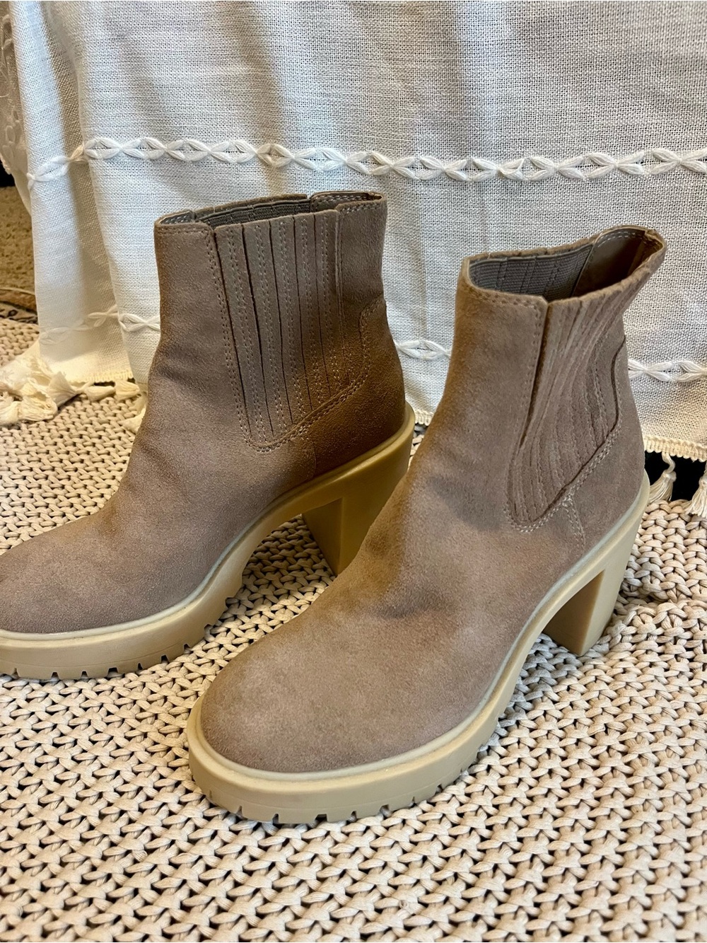 Dolce Vita Caster Suede H2O Rain Weather Chelsea Lug Sole Platform Ankle Boots - Picture 3 of 9